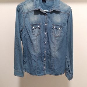 Faded glory button up,size Medium,light denim wash